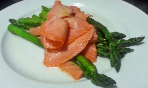 Grilled Asparagas with Salmon and Lemon